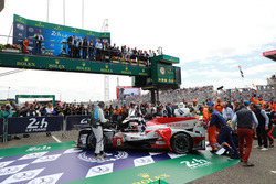 Переможці #8 Toyota Gazoo Racing Toyota TS050: Себастьян Буемі, Казукі Накадзіма, Фернандо Алонсо