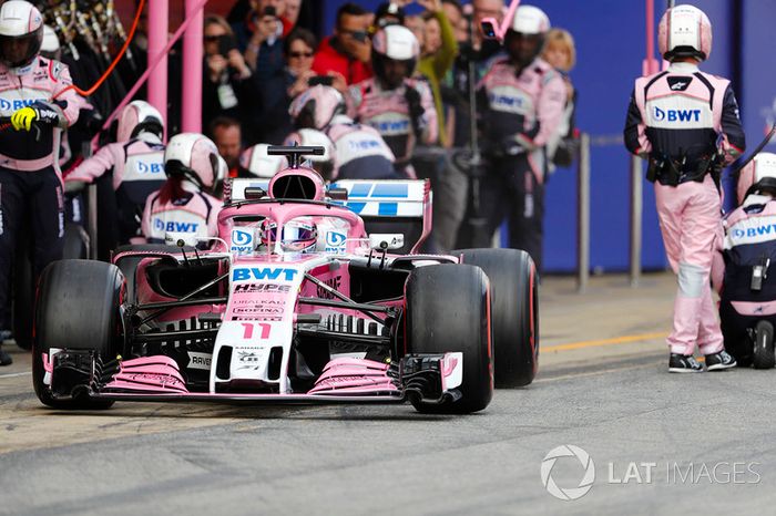 Sergio Perez, Force India VJM11, pit stop