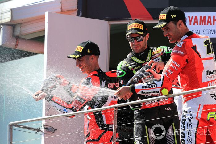 Podium: ganador, Marco Melandri, Aruba.it Racing-Ducati SBK Team, segundo, Jonathan Rea, Kawasaki Racing, tercero, Xavi Fores, Barni Racing Team
