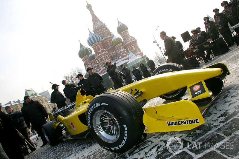 3: JORDAN LIGHTS UP RED SQUARE