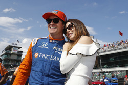 Scott Dixon, Chip Ganassi Racing Honda con su esposa Emma