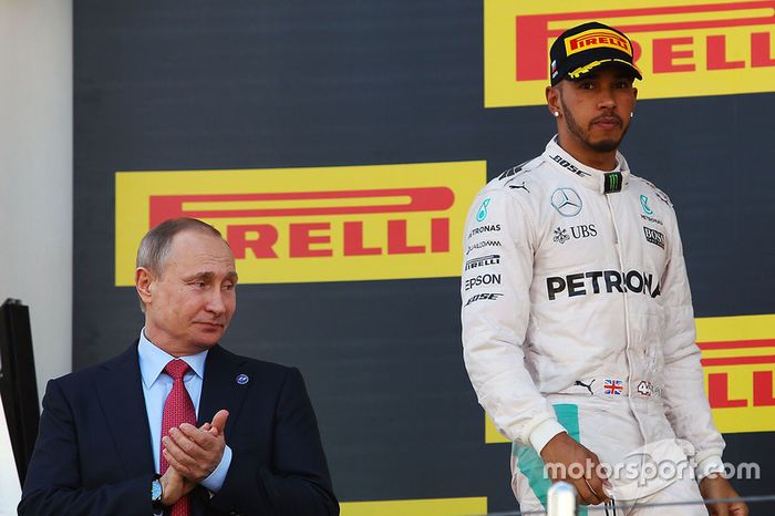 Tras las cuatro primeras carreras, Hamilton tuvo la mayor desventaja del año: 43 puntos. Cuatro victorias de Rosberg