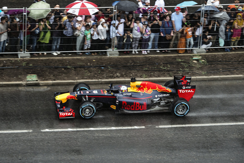 David Coulthard, Red Bull Racing during a show run in Oman