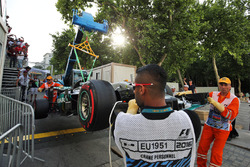 El Mercedes AMG F1 W07 Hybrid de Lewis Hamilton, Mercedes AMG F1 después que se estrelló y quedó fu