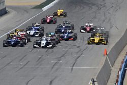 Inicio: Kyle Kaiser, Juncos Racing líder