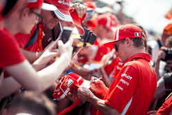 Kimi Raikkonen, Ferrari zet handtekeningen
