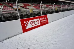 La neige interrompt les essais