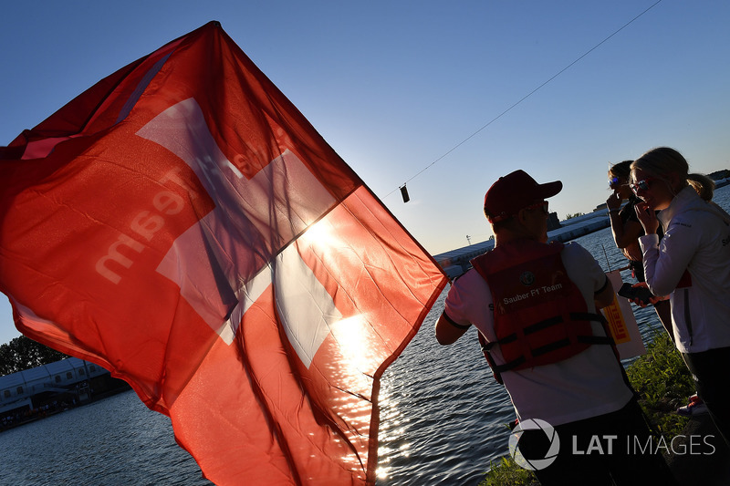 Sauber at the raft race