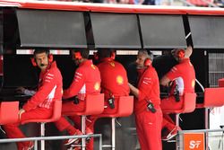 Maurizio Arrivabene, Ferrari Team Principal, Ferrari pit wall gantry