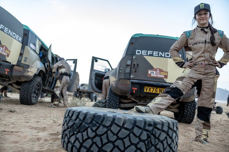 #504 Defender Rally, Defender D7X-R: Sara Price, Sean Berriman 