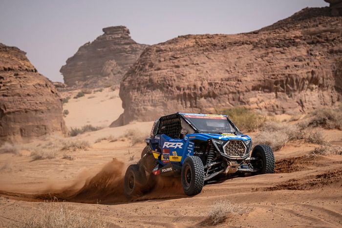#404 Loeb Fraymedia Motorsport - Rzr Factory Racing Polaris: Goncalo Guerreiro, Maykel Justo
