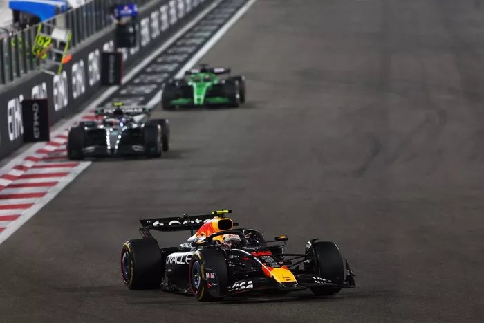 Yuki Tsunoda, Red Bull Racing Team, Andrea Kimi Antonelli, Mercedes