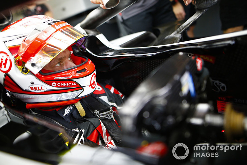 Kevin Magnussen, Haas F1 Team, dans son cockpit