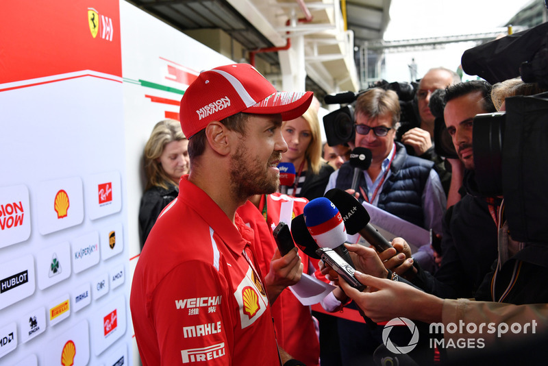 Sebastian Vettel, Ferrari, parla con i media