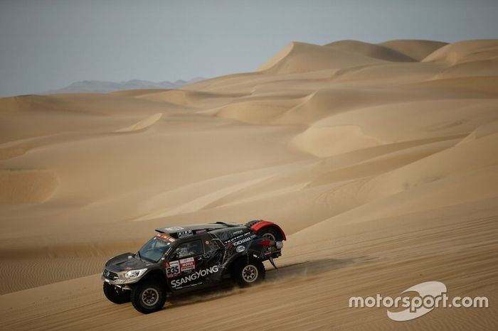 #335 SsangYong Tivoli DKR: Óscar Fuertes, Diego Vallejo
