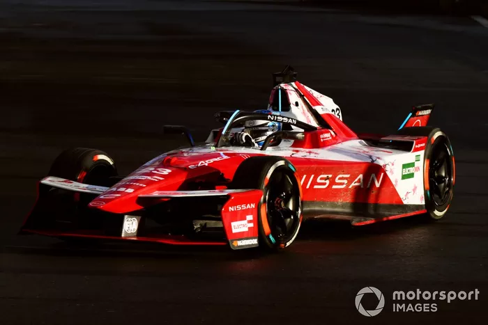 Oliver Rowland of Great Britain driving the Nissan Formula E Team Nissan e-4ORCE 05