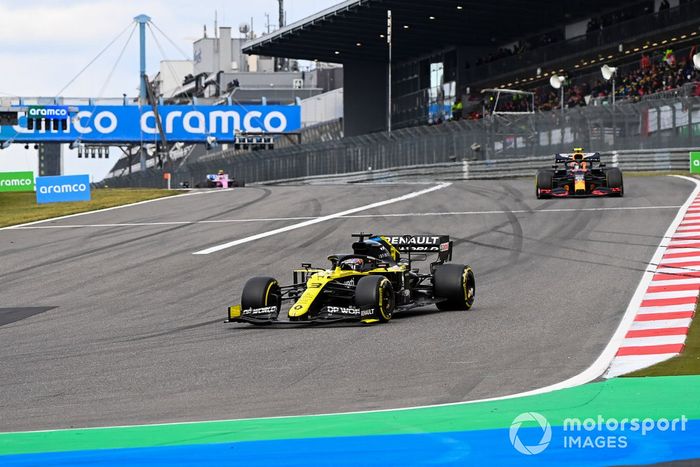 Daniel Ricciardo, Renault F1 Team R.S.20, Alex Albon, Red Bull Racing RB16