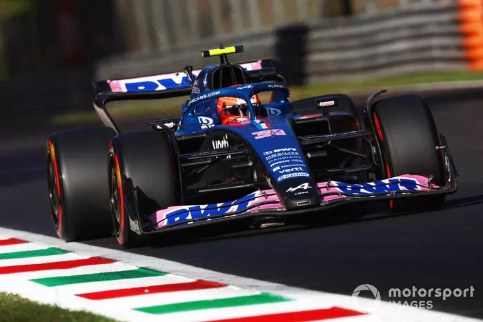 Alpine arbore un museau noir à Monza