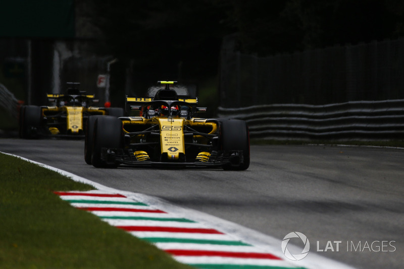 Carlos Sainz Jr., Renault Sport F1 Team RS 18 y Nico Hulkenberg, Renault Sport F1 Team RS 18
