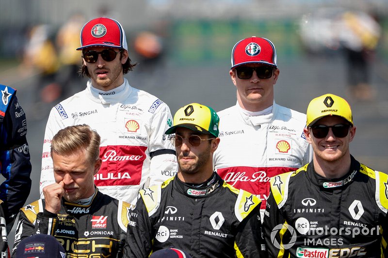 Antonio Giovinazzi, Alfa Romeo Racing e Kimi Raikkonen, Alfa Romeo Racing, dietro a Kevin Magnussen, Haas F1, Daniel Ricciardo, Renault F1 Team, e Nico Hulkenberg, Renault F1 Team