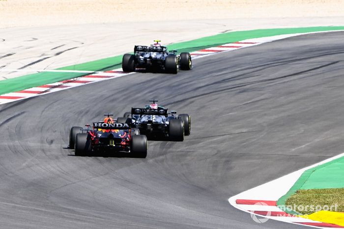 Valtteri Bottas, Mercedes W12, Lewis Hamilton, Mercedes W12, Max Verstappen, Red Bull Racing RB16B