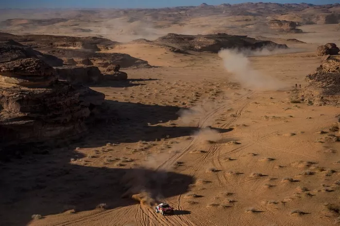#305 JCW X-Raid Team: Carlos Sainz, Lucas Cruz