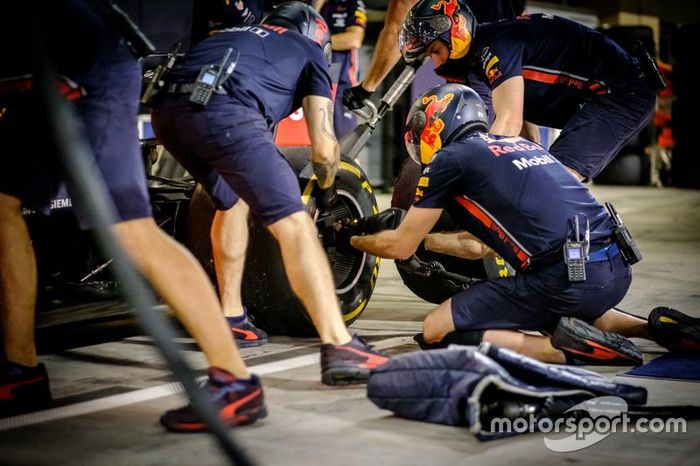 Red Bull Racing RB15 Pitstop