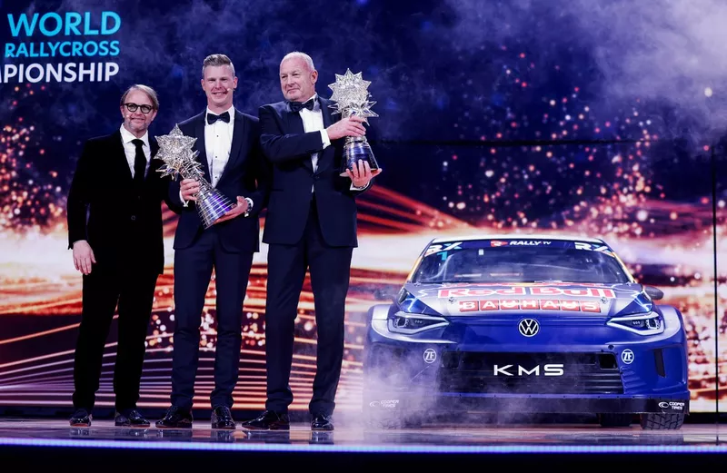 Peter Solberg avec Johan Kristoffersson, Champion du Championnat du Monde de Rallycross de la FIA et Tommy Kristoffersson, Kristoffersson Motorsport, Equipe du Championnat du Monde de Rallycross de la FIA.
