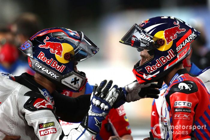 Tercer lugar Jorge Martin, Pramac Racing y el segundo lugar Johann Zarco, Pramac Racing