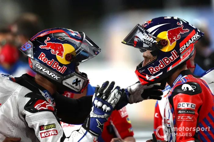 Tercer lugar Jorge Martin, Pramac Racing y el segundo lugar Johann Zarco, Pramac Racing