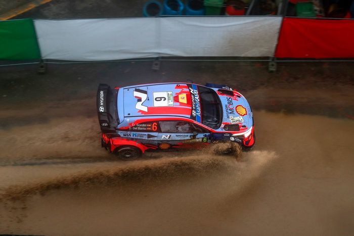 Dani Sordo, Carlos Del Barrio, Hyundai Motorsport Hyundai i20 Coupe WRC