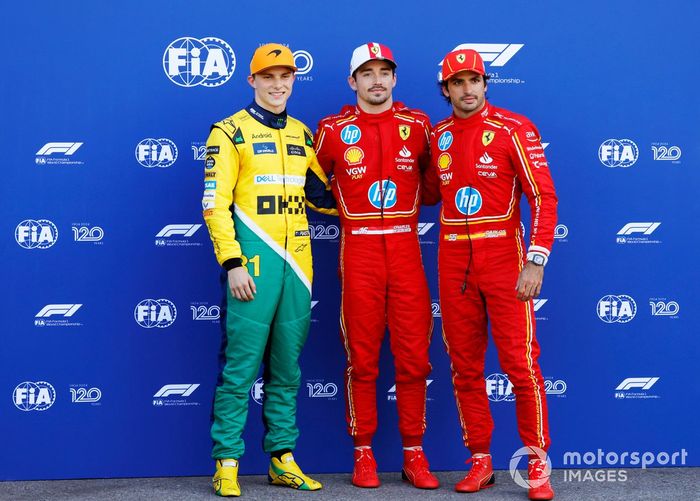 Los tres primeros clasificados Oscar Piastri, McLaren F1 Team, el hombre de la pole Charles Leclerc, Scuderia Ferrari, Carlos Sainz, Scuderia Ferrari