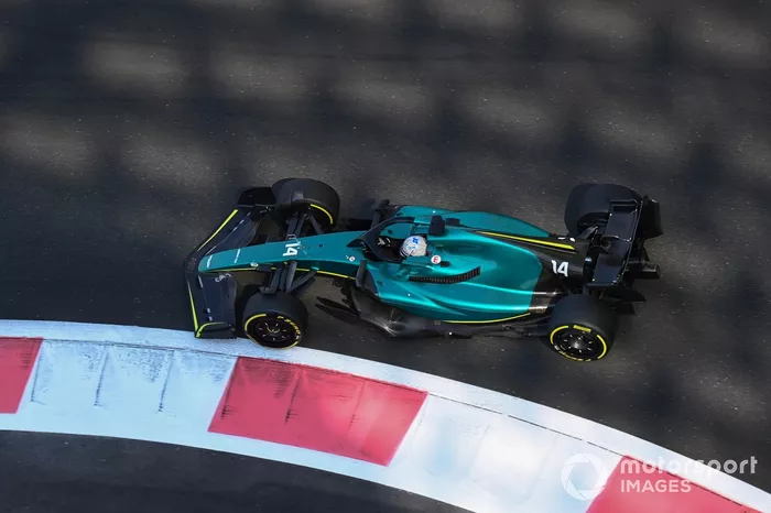 Fernando Alonso, Aston Martin AMR22 