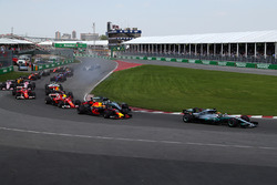 Lewis Hamilton, Mercedes-Benz F1 W08 leads at the start of the race