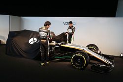 Sergio Perez, Sahara Force India F1 y Esteban Ocon, Sahara Force India F1 Team revelan el Sahara For