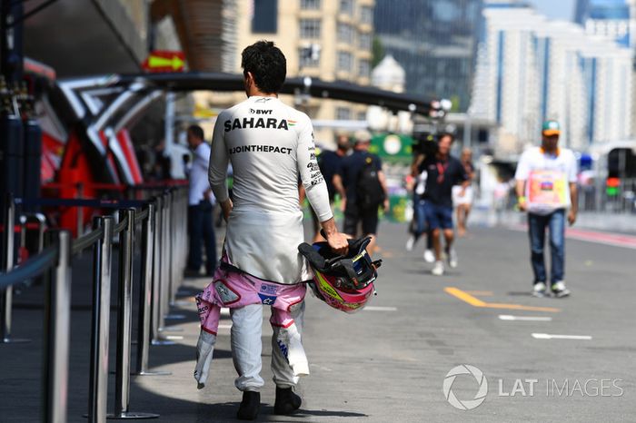 Sergio Pérez, Sahara Force India después del choque en FP1