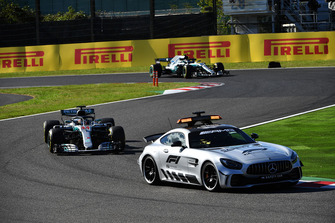 Safety Car leads Lewis Hamilton, Mercedes AMG F1 W09 EQ Power+ and Valtteri Bottas, Mercedes AMG F1 W09 EQ Power+