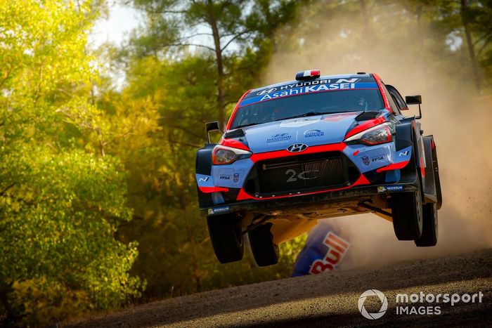 Pierre-Louis Loubet, Vincent Landais, Hyundai 2c Competition Hyundai i20 Coupe WRC