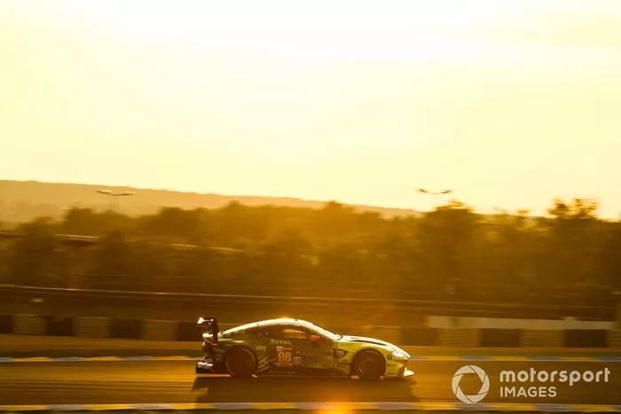 #98 Aston Martin Racing Aston Martin Vantage AMR: Paul Dalla Lana, Ross Gunn, Augusto Farfus 