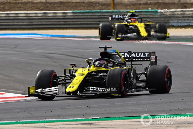 Daniel Ricciardo, Renault F1 Team R.S.20, Esteban Ocon, Renault F1 Team R.S.20
