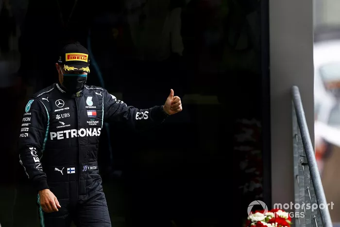 Podio: ganador Lewis Hamilton, Mercedes-AMG F1