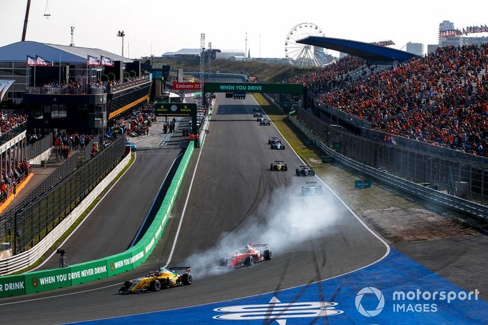 Abbi Pulling, Sarah Moore 