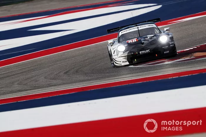 #88 Proton Competition Porsche 911 RSR: Bret Curtis / Adrien De Leener / Thomas Preining 