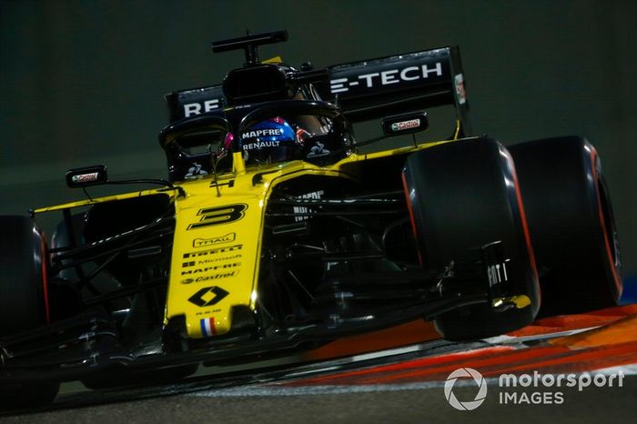 Esteban Ocon-Renault-31