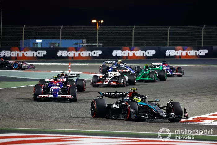 Lewis Hamilton, Mercedes F1 W15, Yuki Tsunoda, RB F1 Team VCARB 01, Alex Albon, Williams FW46.