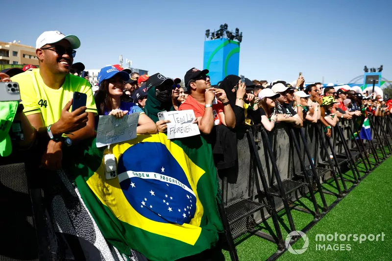 Les fans de Lewis Hamilton, Mercedes-AMG F1 Team, dans le Forum des fans