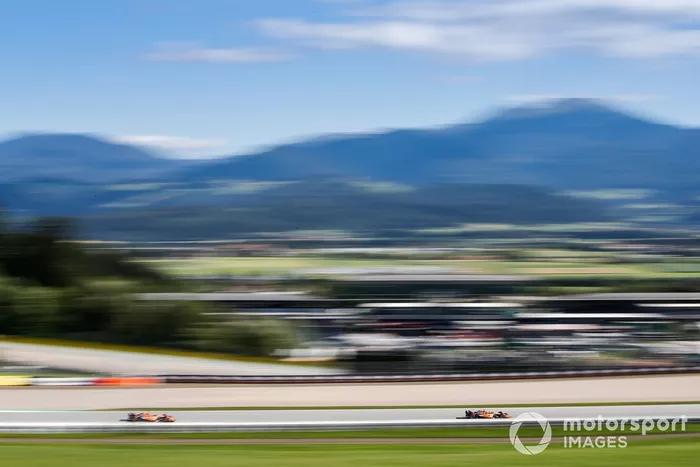 Daniel Ricciardo, McLaren MCL36, Lando Norris, McLaren MCL36