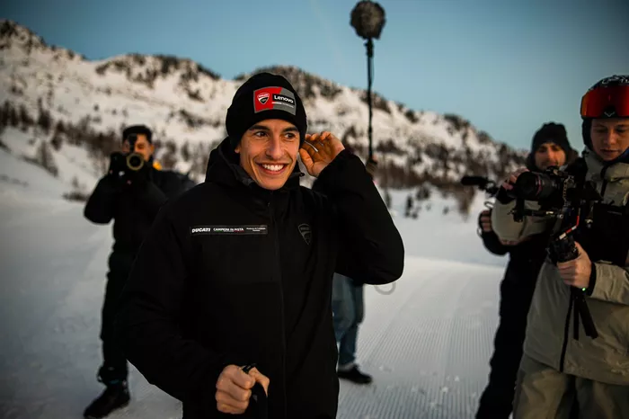 Campeones en pista con Marc Márquez y Francesco Bagnaia, equipo Ducati