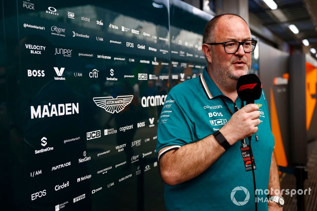 Tom McCullough, Director de Rendimiento del equipo Aston Martin F1, concede una entrevista