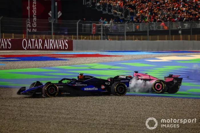 Franco Colapinto, Williams FW46, Esteban Ocon, Alpine A524, entrent en collision dans le premier tour.